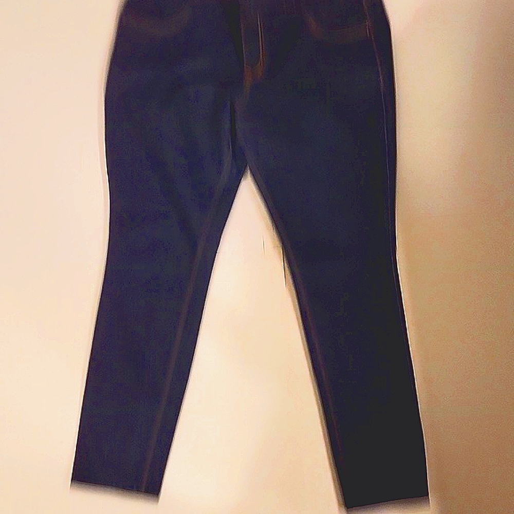 Old Navy straight leg denim jeans. Size 16 Regular.